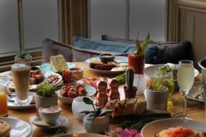 The Knife & Cleaver - Policies and Booking