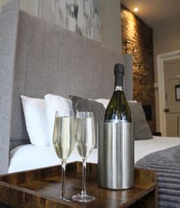 The Mitre Hotel - Location and Accessibility