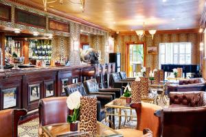 The Montague On The Gardens - Nearby Attractions