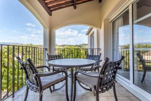 The Mougins Club - About Staying Here