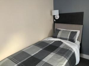 The Old Black Horse Inn - Policies and Booking