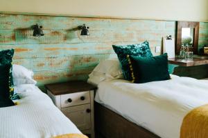 The Running Horse - Nearby Attractions