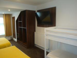 The Sandhurst Hotel - Questions About Staying Here