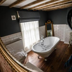 The Vicarage - Policies and Arrival/Departure