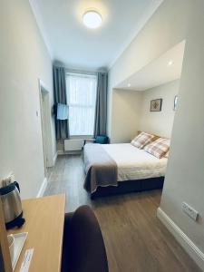 The Westlynne Hotel & Apartments - Nearby Attractions