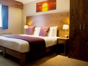 The White Hart - Facilities and Amenities