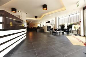 The Whitechapel - Nearby Attractions and Activities