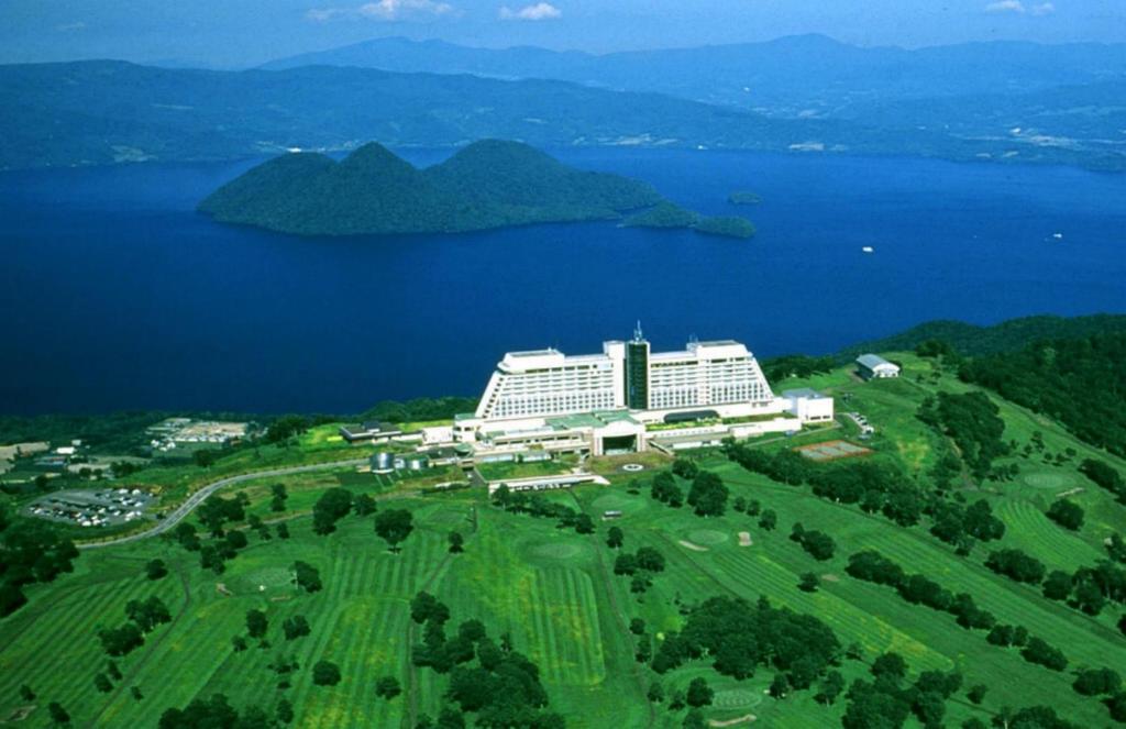 Discover Lake Toya’s 3 Best Hotels