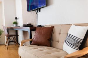 Their Mountain Tea House - House Rules and Policies