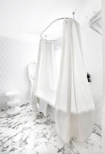 Thoumieux Hotel - How To Book Your Stay