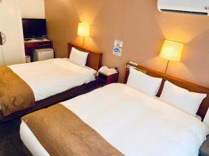 Tokyo Plaza Hotel - Getting to the Hotel