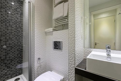 Trianon Gare De Lyon - Guest Experiences