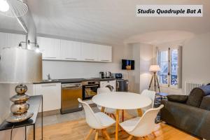 Uncle Louis's Apartments - Room Features and Comfort