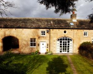 Waterton Park Hotel - Nearby Attractions and Activities