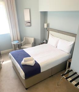 Yarrow Hotel - Booking and Policies