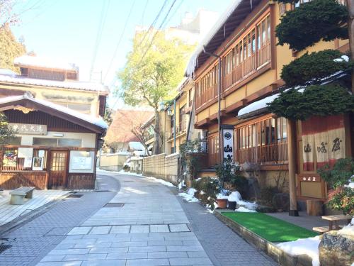 Yudanaka Onsen Yamazakiya - Activities Nearby