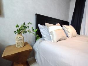 Z22 Shinjuku Center, 5 Mins to Station, Max 4, Direct Access to Shinjuku, Hot Spring Bath, Rooftop Garden, Wooden Furnishings, Original Accommodation - Booking Information
