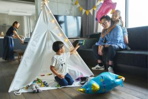 15 PIECES - Nearby Attractions and Landmarks