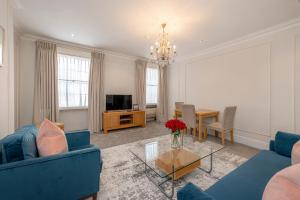 17 Hertford Street - House Rules