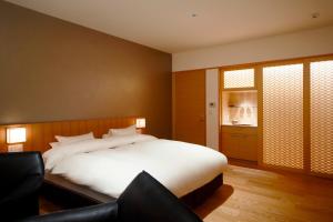 Aoi Suites at Nanzenji Modern & Traditional Japanese Style - Transportation Options