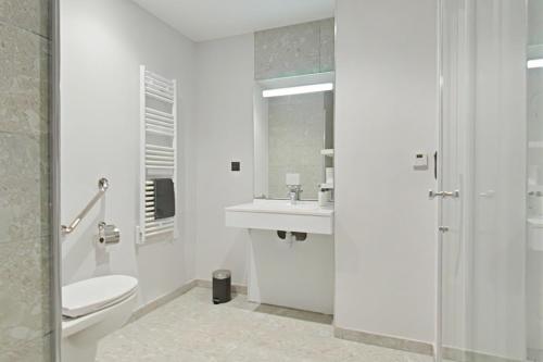 Appart Hotel Saint Denis, Apartment 11 - Nearby Attractions