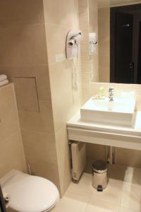 Arc Elysées - Safety Features