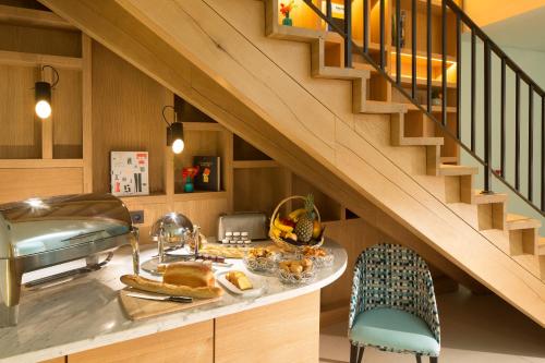 Artus Hotel - Location Highlights