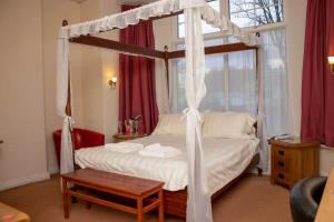 Ascot Grange Hotel - Voujon Resturant - Questions About Staying Here