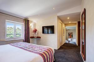 Auberge Du Roua - How To Book Your Stay