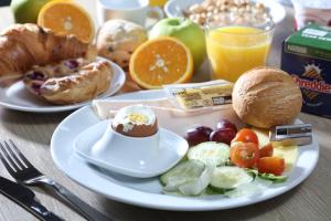 Best Western Northfields Ealing Hotel - Dining Options and Breakfast