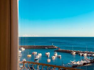Best Western Plus La Corniche - Dining Options