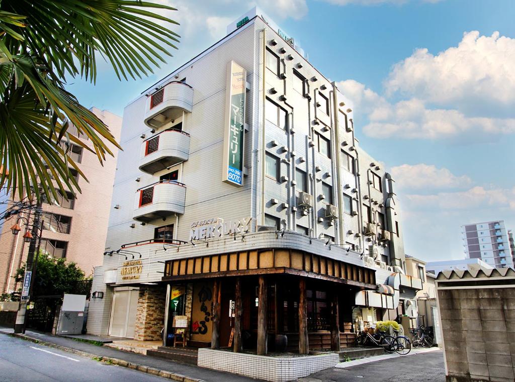 Biggest Hotel Market in the World (Royal Link Loop) Review