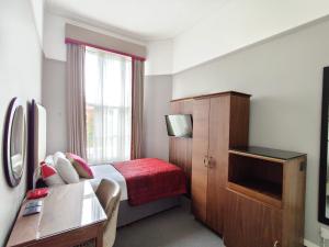 Blue Bells Hotel - Nearby Attractions