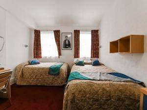 Boston Court Hotel - Worth The Stay