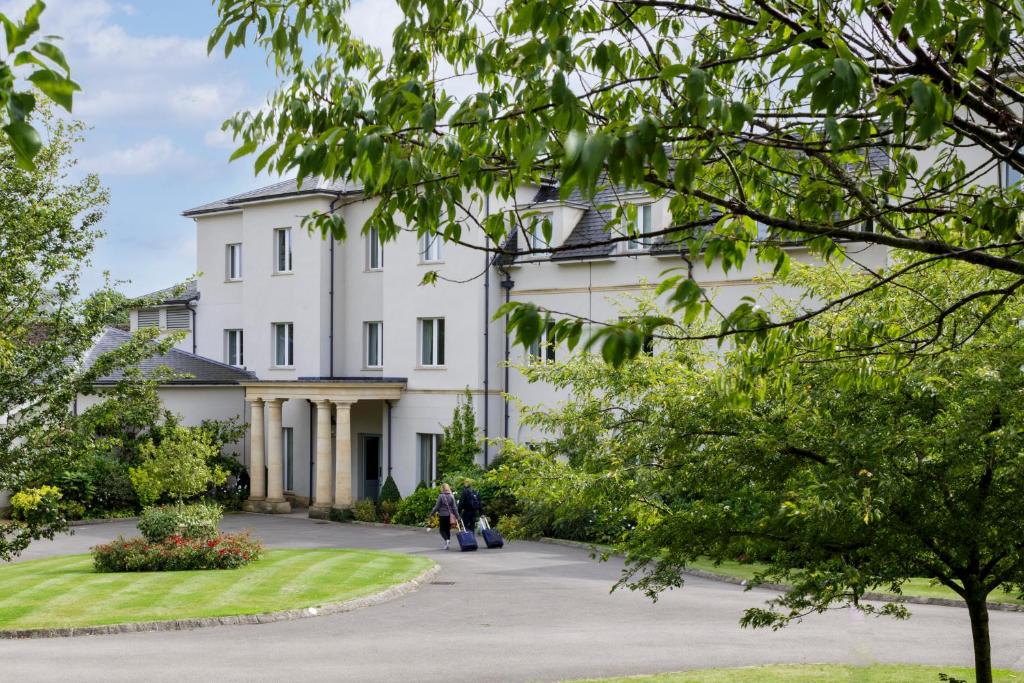 Bowood Hotel, Spa, and Golf Resort - Questions About Staying Here