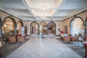 Cairn Hotel - Getting to the Hotel