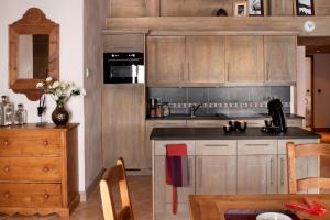 CGH Residences & Spas Le Telemark - Dining and Shopping Nearby