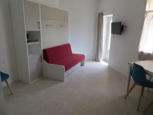 Christin Studios-Hotel Domain - How To Book Your Stay