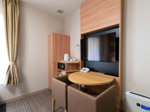 Comfort Hotel Osaka Shinsaibashi - Accessibility and Additional Information