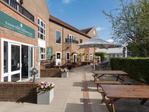 Delta Hotels by Marriott Tudor Park Country Club - Questions About Staying Here