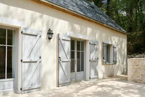 Domain of the Commandery of Ballan - Guest Services and Languages