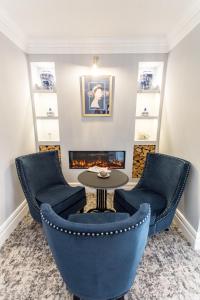 Doric Hotel - Questions About Staying Here
