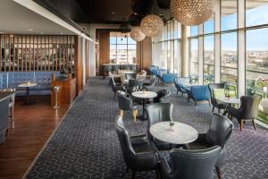 DoubleTree by Hilton Leeds - Convenient Policies