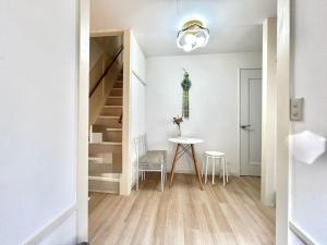 East Island Station Arrives in 6 Minutes - Travel Tips for Visitors