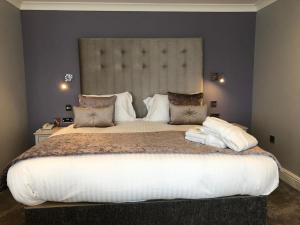 Exeter Court Hotel - Questions About Staying Here
