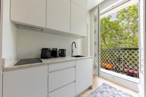 Free Quarter Marais - About Staying Here