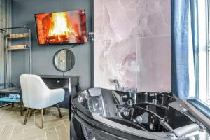 G Eighty Four - Special Offers and Discounts