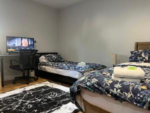 Grand Bleu - London - Next to Piccadilly Line Tube Station & Brand New Facilities - Transportation Links to Central London