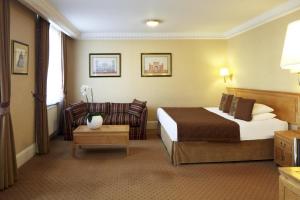 Grange Buckingham Hotel - Nearby Attractions and Activities