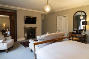 Grays Court Hotel - Policies and Special Features
